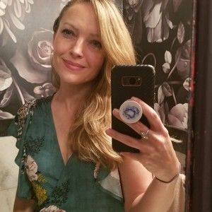 Meet your Posher, Nola